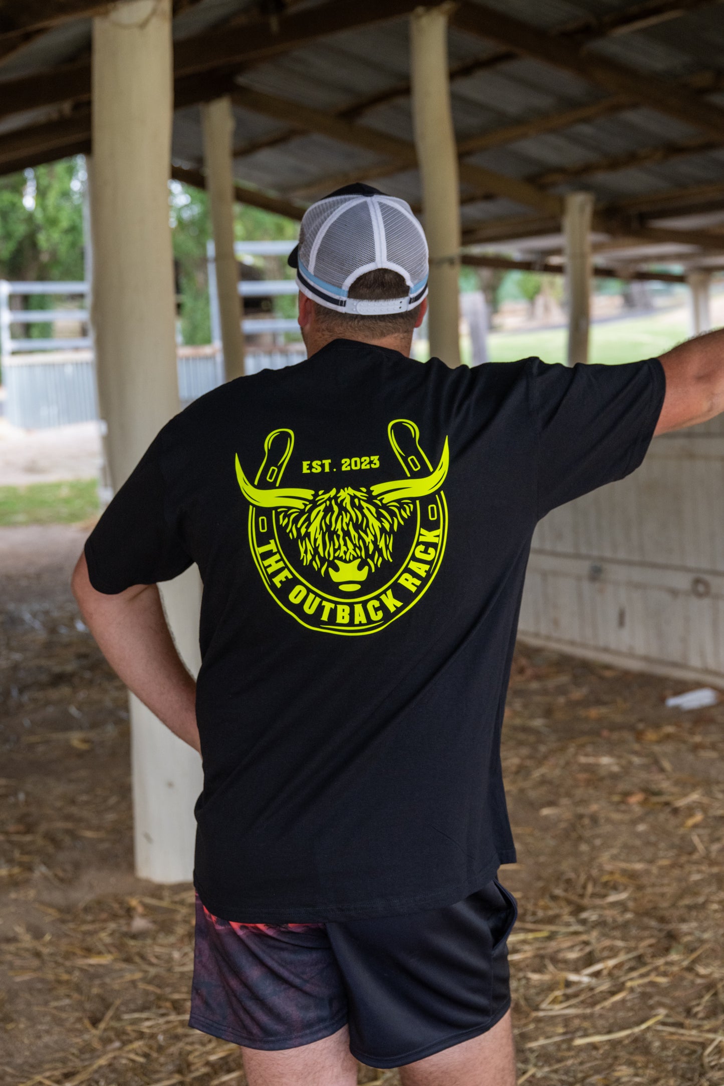 Men's Classic T-Shirt - Black/Yellow